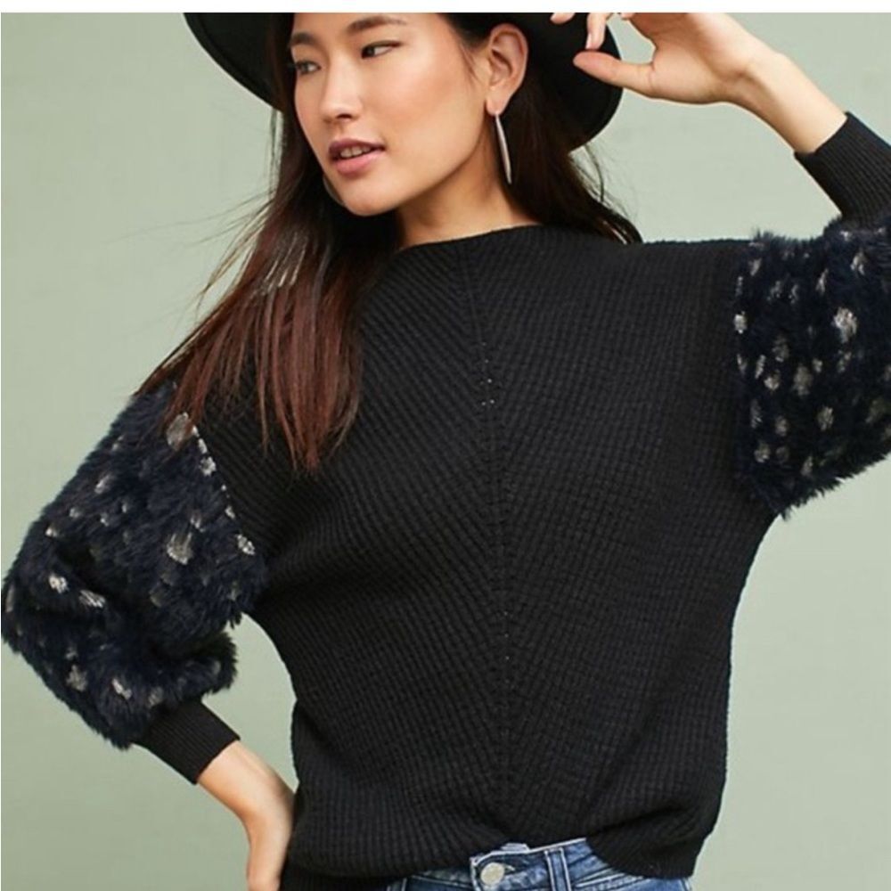 Knitted & Knotted NWT Faux Fur Sleeve Sweater Size M Black Animal Print